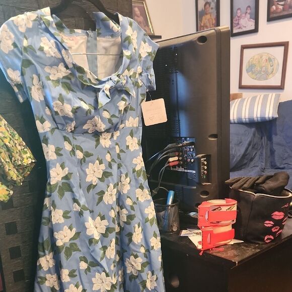Heart of Haute Dresses & Skirts - HEART OF HAUTE floral Blue Dress Size S